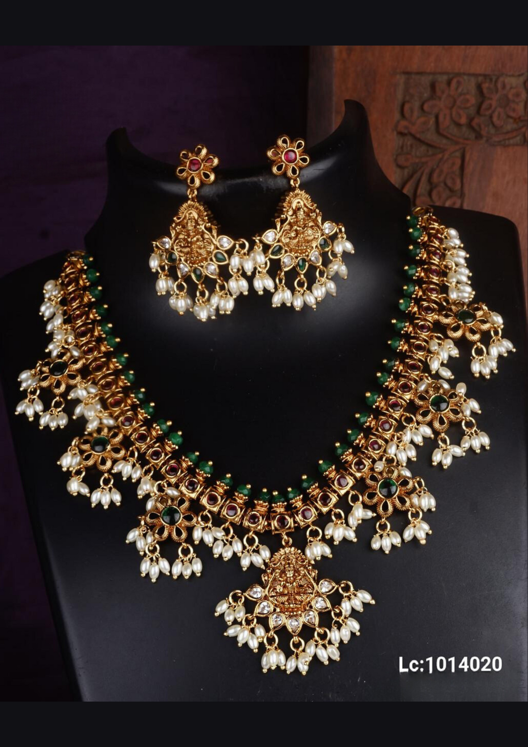 Kundan and beads temple jewelry necklace with earrings LC 1014020