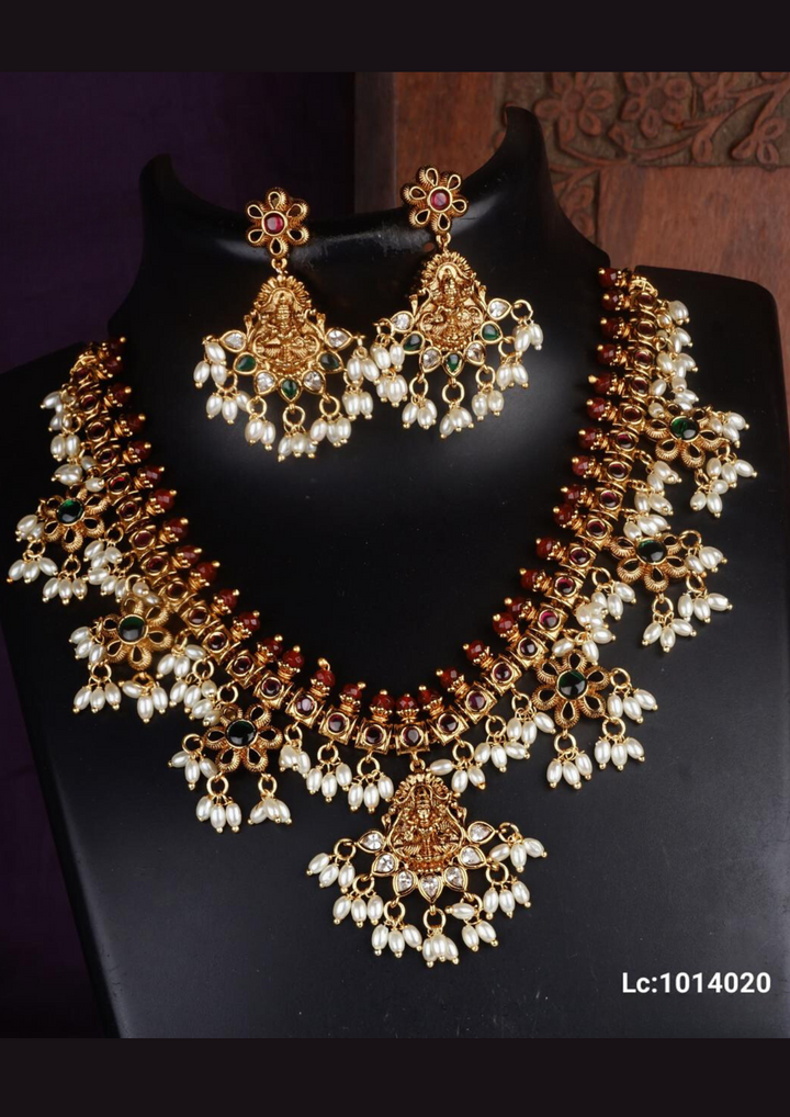 Kundan and beads temple jewelry necklace with earrings LC 1014020