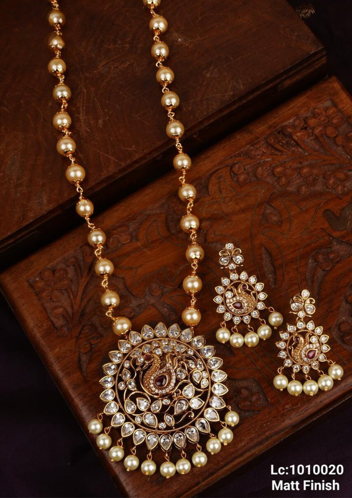 Kundan and beads necklace with earrings lc 1010020