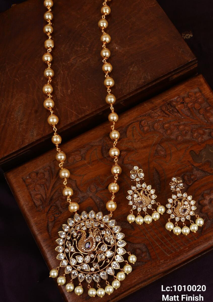 Kundan and beads necklace with earrings lc 1010020