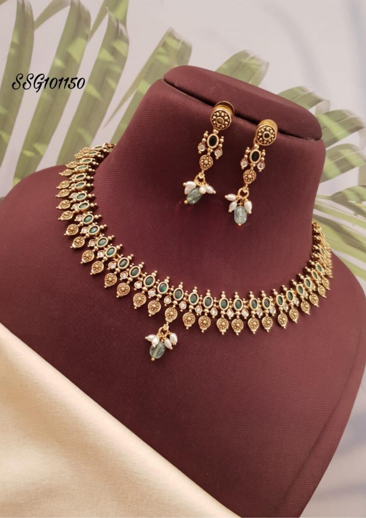 Kundan and beads necklace with earrings ssg 101150